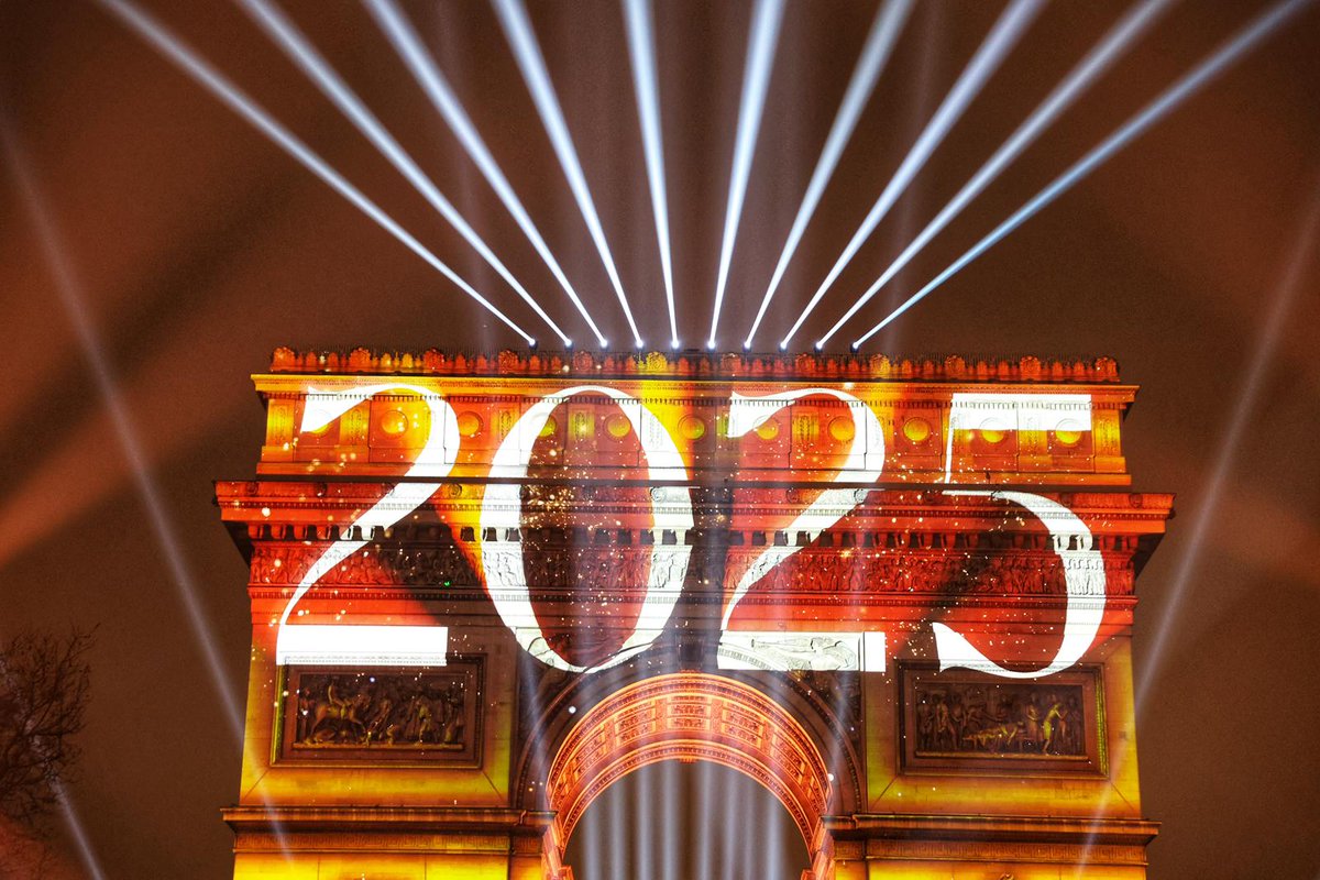 Paris's tweet image. Bonne année 2025 🎉
📷 Guillaume Bontemps