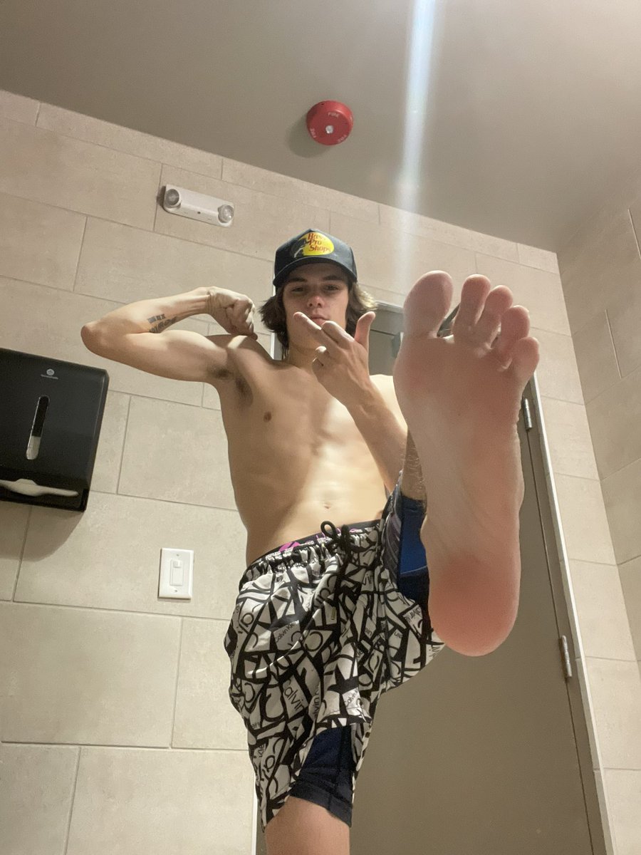 Happy NEW years eve my boys last post of 24✅make it my most liked &amp; rtd i got the Best feet on x