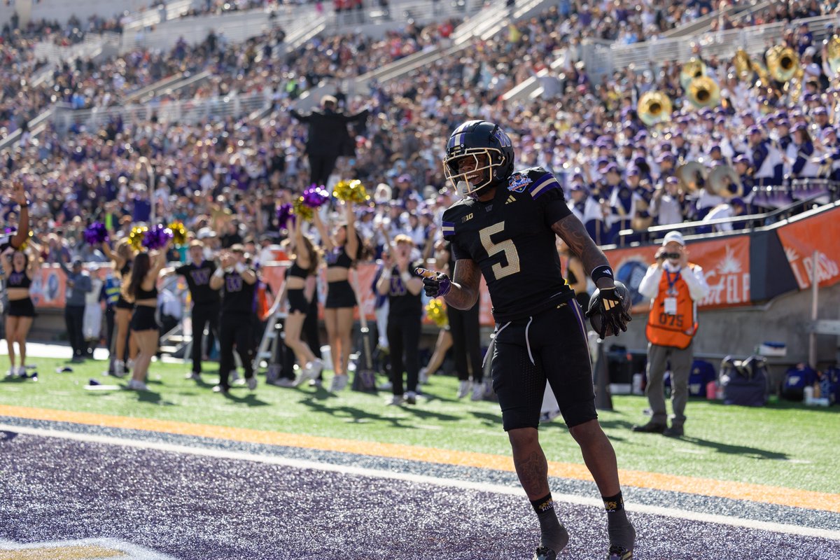 Andrew Sousa (@andrew_soozay) on Twitter photo .<a href="/UW_Football/">Washington Football</a>'s Giles Jackson in his final collegiate game:
- 11 receptions (career-high)
- 161 yards (1 short of career-high)
- 4 touchdowns (career-high)
A special swan song .<a href="/UW_Football/">Washington Football</a>'s Giles Jackson in his final collegiate game:
- 11 receptions (career-high)
- 161 yards (1 short of career-high)
- 4 touchdowns (career-high)
A special swan song