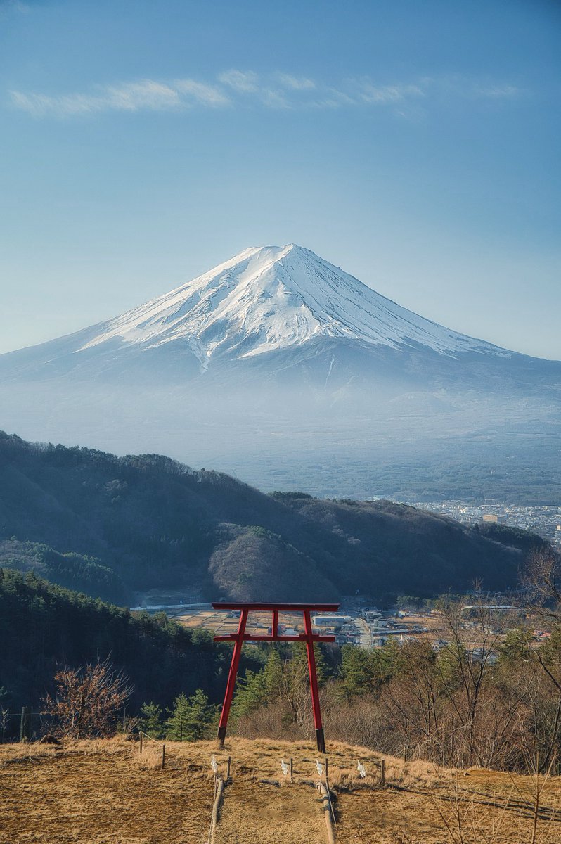 a_yumi0425's tweet photo. あけましておめでとうございます⛩
今年もよろしくお願いします🗻 https://t.co/c94UsfYMSi