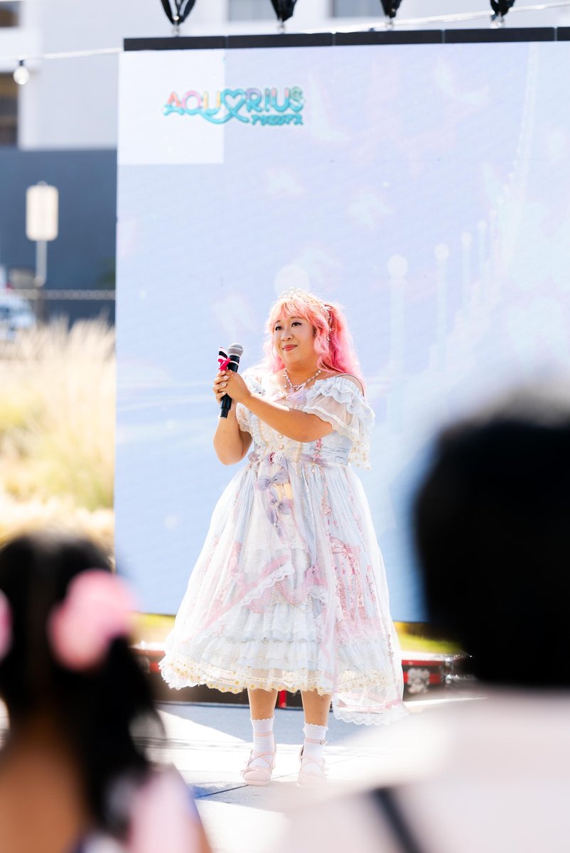 Next year, I’m hoping to improve as an idol, be more confident on stage, and create more songs! I hope you’re looking forward for an even more magical Lily! Thank you for always supporting me. See you in 2025! 💓✨