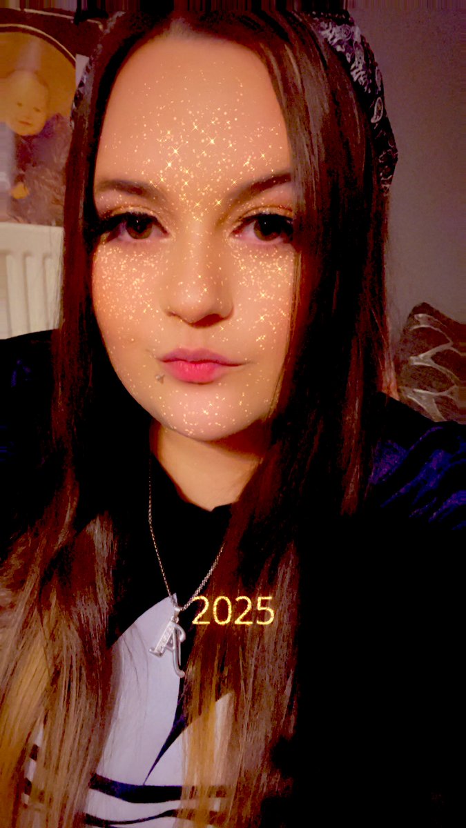 Happy new year everyone I hope 2025 is the best year ever for you all!!🎉🩷🎉🩷🎉🩷🎉🩷🎉