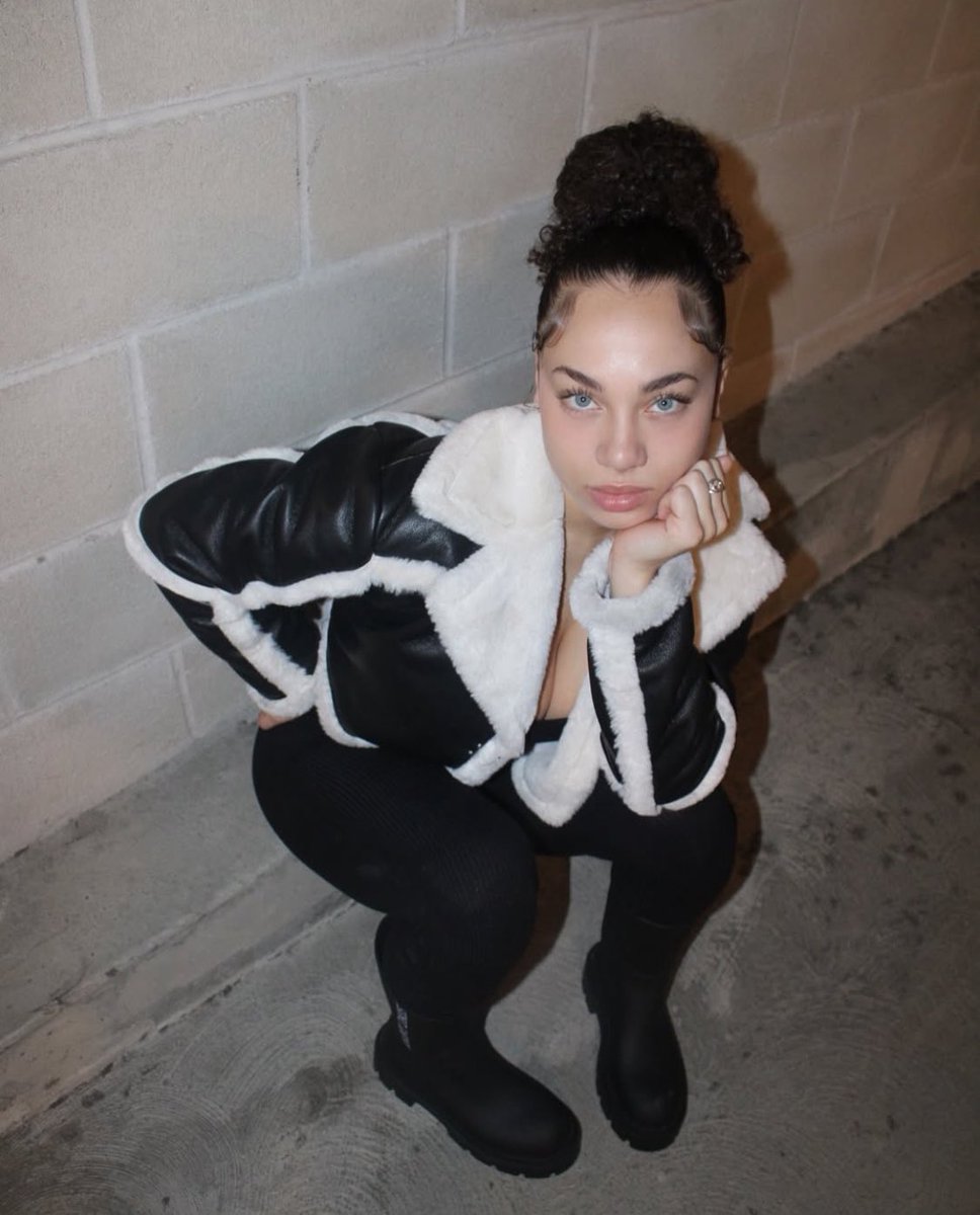 Alice Cahall tweet media