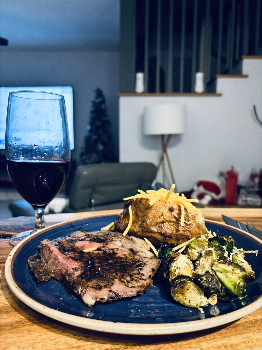 VibrantLilChick's tweet photo. Happy New Year’s Eve from me and mine to you and yours! Cooked up a beautiful dinner with my love, and I’m so grateful to be stepping into the new year with you by my side. Cheers to love, laughter, and fresh beginnings! ✨ #HappyNewYear #NewYearsEve #CheersTo2024 #GoodVibesOnly https://t.co/DP8gisLtYL