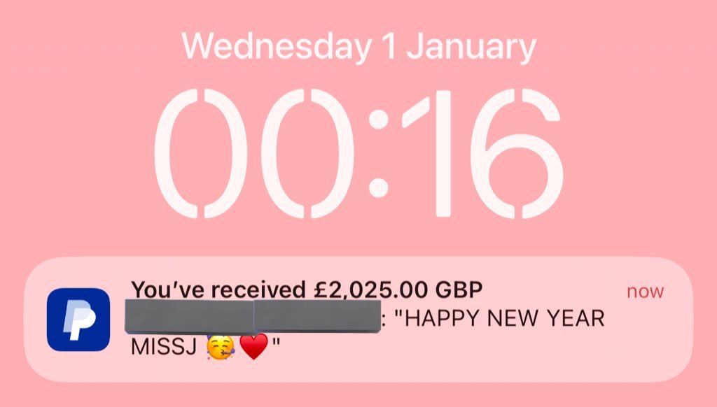 Made him send again because he didn’t say happy new year!👸✨