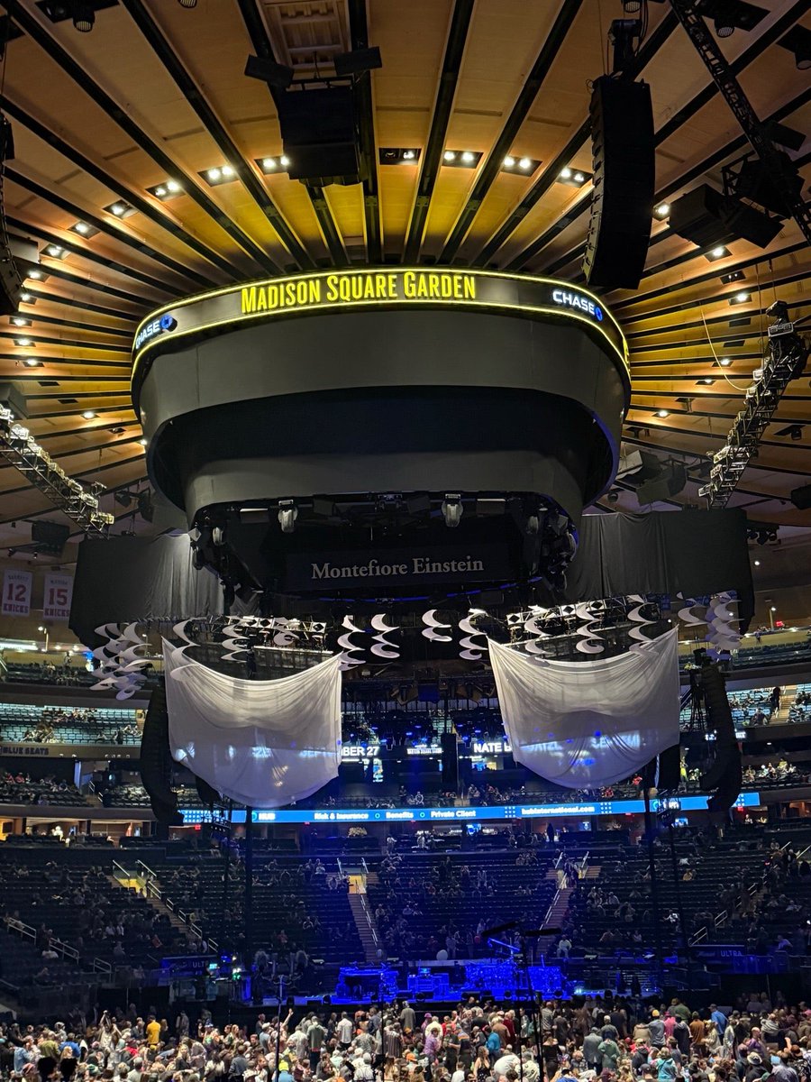 I'm at Madison Square Garden in New York, NY swarmapp.com/jamhart/checki…