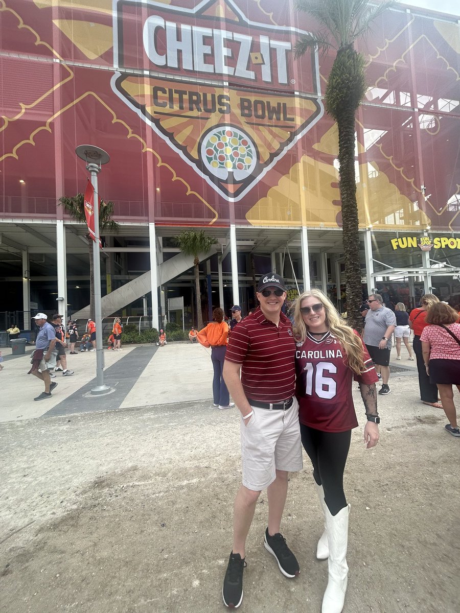 Cheez-It Bowl bound! Let’s go, Cocks! 🏈🍑 Bringing the energy, buttons, and Gamecock pride to the big game! Who’s ready to cheer loud and proud with us? #Gamecocks #LetsGoCocks #CheezItBowl