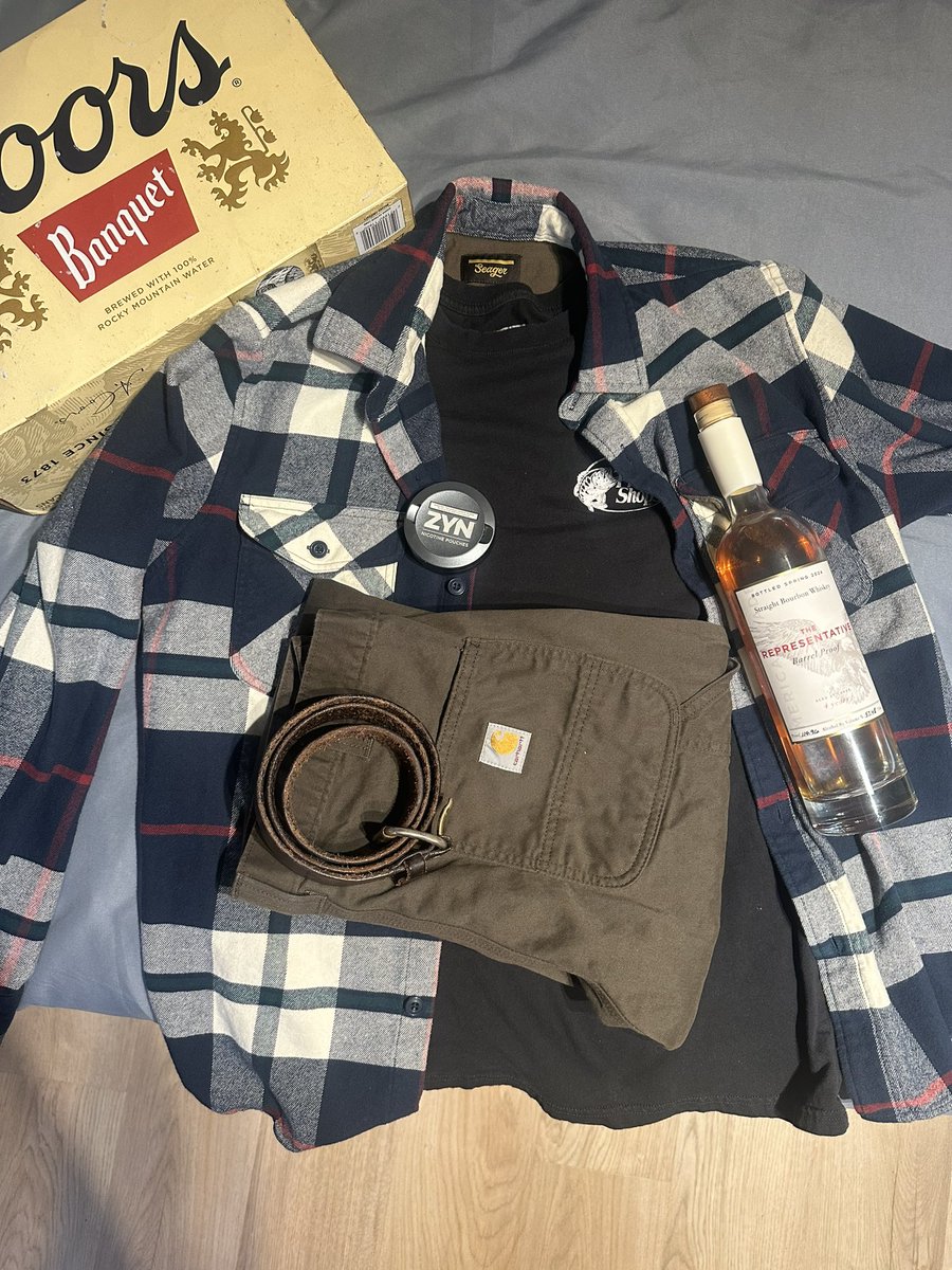 MaximusCroftt's tweet image. Fit and supplies for New Year’s party (my midnight kiss will be to a bottle of Jack)