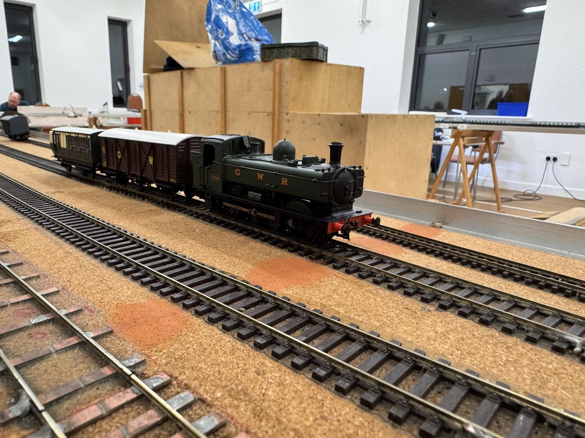EEMRC's tweet image. This Monday we had are test track up for are weekly Monday were some club members brought along some new Christmas presents that Santa delivered.
