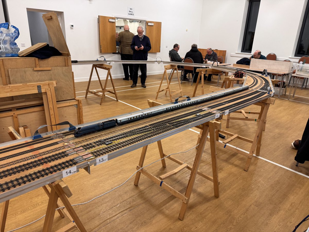 EEMRC's tweet image. This Monday we had are test track up for are weekly Monday were some club members brought along some new Christmas presents that Santa delivered.