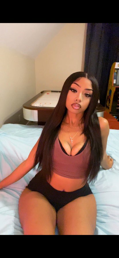 erinjordin1's tweet photo. room for 2💋 https://t.co/VXw9lhKmBB