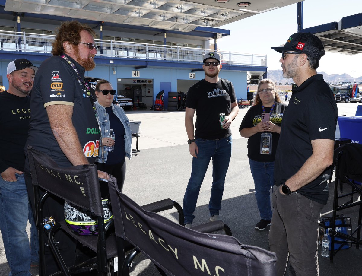 2024 was incredible thanks to your support! From empowering students to impacting communities, your generosity made it all possible. Here’s to an even brighter 2025. Wishing you a safe and #HappyNewYear!