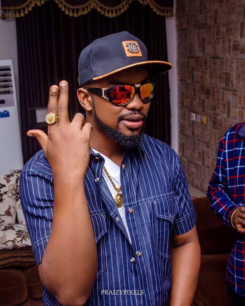 Welcome To 2025…Happy New Year Ndi Oma Ndi Oma 💙💙 🎉🎉

youtu.be/_QMW9MvH_Ps?si…

#CountdownCTW2025 #NewYear2025 #davido #verydarkman