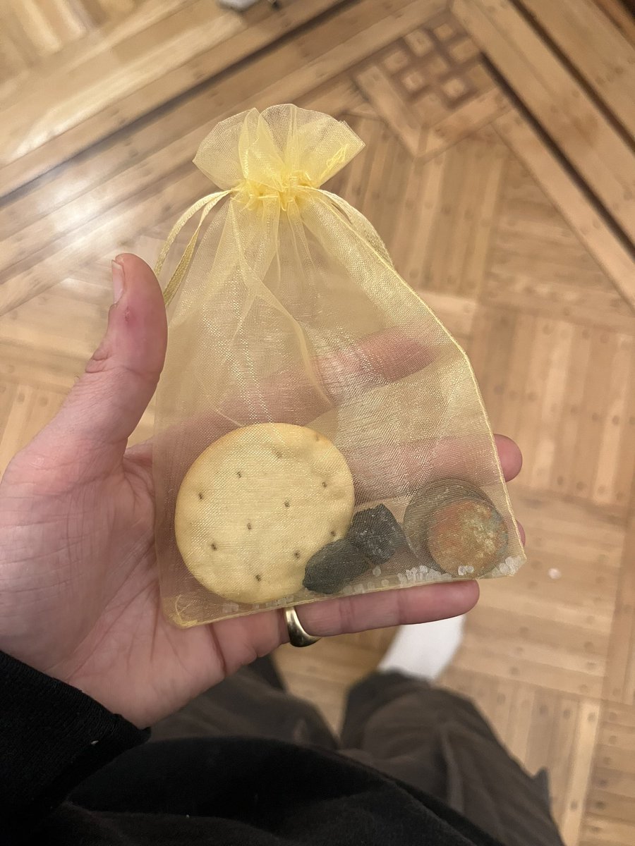 kieshdotwork's tweet image. Took my family’s new year spell out tn. It’s somethin we’ve done since I can remember. In the bag is
Bread so you’ll never go hungry
Coal so you’ll never go cold
Coins so you’ll never go poor
Salt so you’ll never feel sorrow
In the morning, we’ll “bring in” the new year. To 2025!