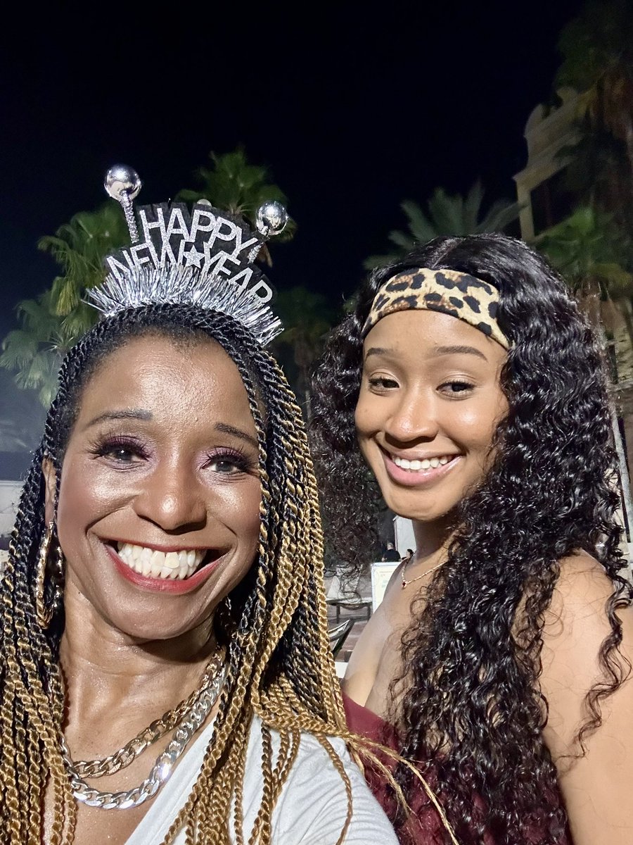 shontellyoga4U's tweet photo. Happy New Year 2025 from my daughter Nia J. & I.
๐๐ฟ๐ฅ๐พ๐๐ฟ
Itโs Our Yearโผ๏ธโฅ๏ธ
#Epic
#Joy
#Love
#Peace
#FamilyFriends
#FunLaughter https://t.co/Y9phXMiORV