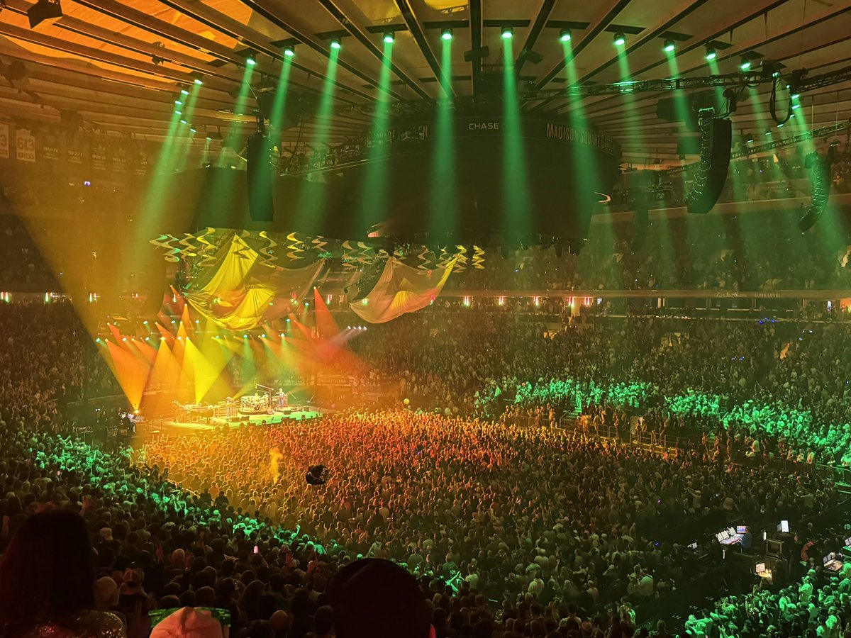 𝚍𝚊𝚛𝚔𝚜𝚝𝚊𝚛 tweet media