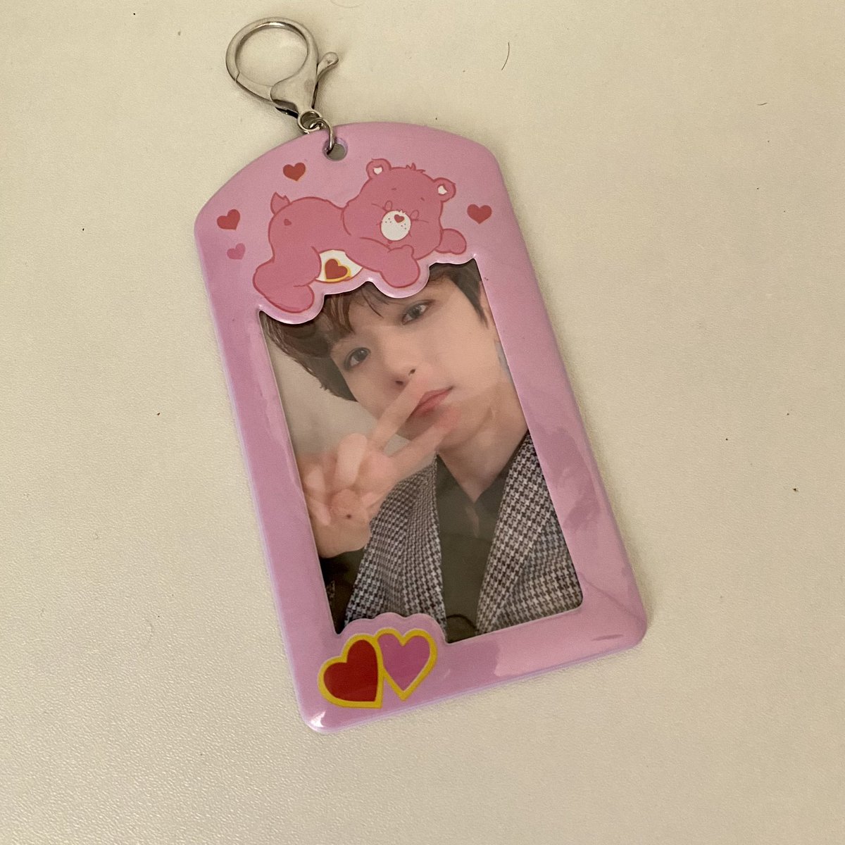sehuncart's tweet photo. 🎀💌— mᥲіᥣ ۶ৎ @pcycarteu 

they’re here my exo pc super handsome🎀✨🩷

#sphyfbs #mailsforsehuncart https://t.co/DpvMn3mzEc