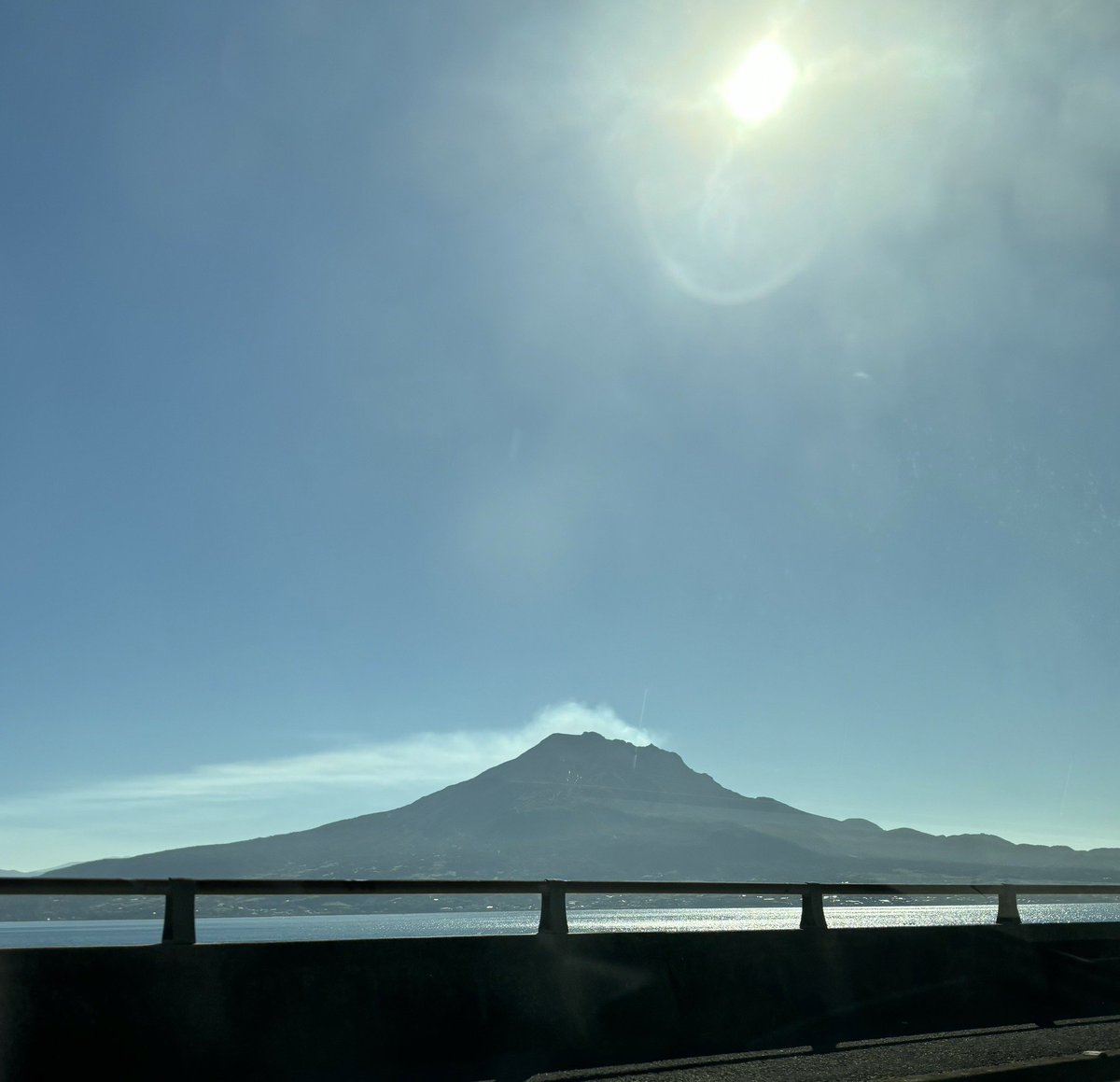 rajitabi1029's tweet photo. あけましておめでとうございます！
今年はこのアカウント含め、鹿児島にとって大きな飛躍になることをお祈りいたします！
#ラジたび　#鹿児島　#桜島 https://t.co/axHUAnHq4K