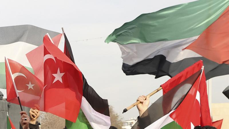gztcom's tweet photo. 🇵🇸Filistin'e destek için on binlerce kişinin Galata Köprüsü'ne yürüyüşü başladı

#ForFairFuture https://t.co/74LnjXkBzm