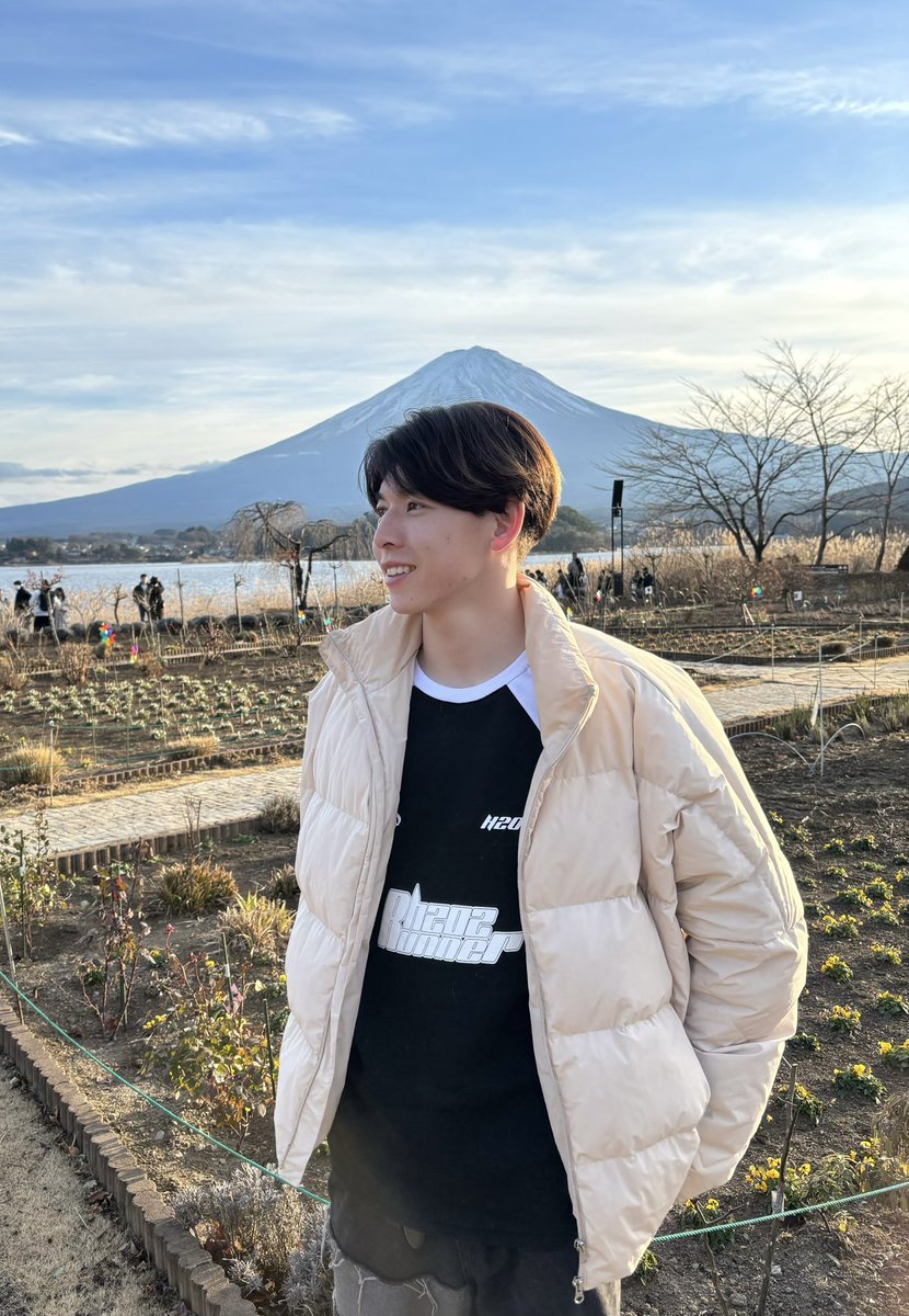 新年明けましておめでとうございます🌅🗻
本業のサッカーはもちろんのことたくさんのことにチャレンジして最高の1年にしていきたいと思います！
皆様今年もよろしくお願いします😌