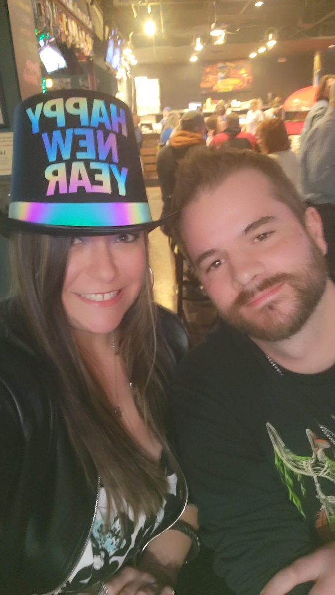 deb_jobe's tweet photo. #coast2coastnye

 My daughter Raie and her love, Jason.  Happy New Years! Love Mom!!! https://t.co/Vbiwl1bA7j