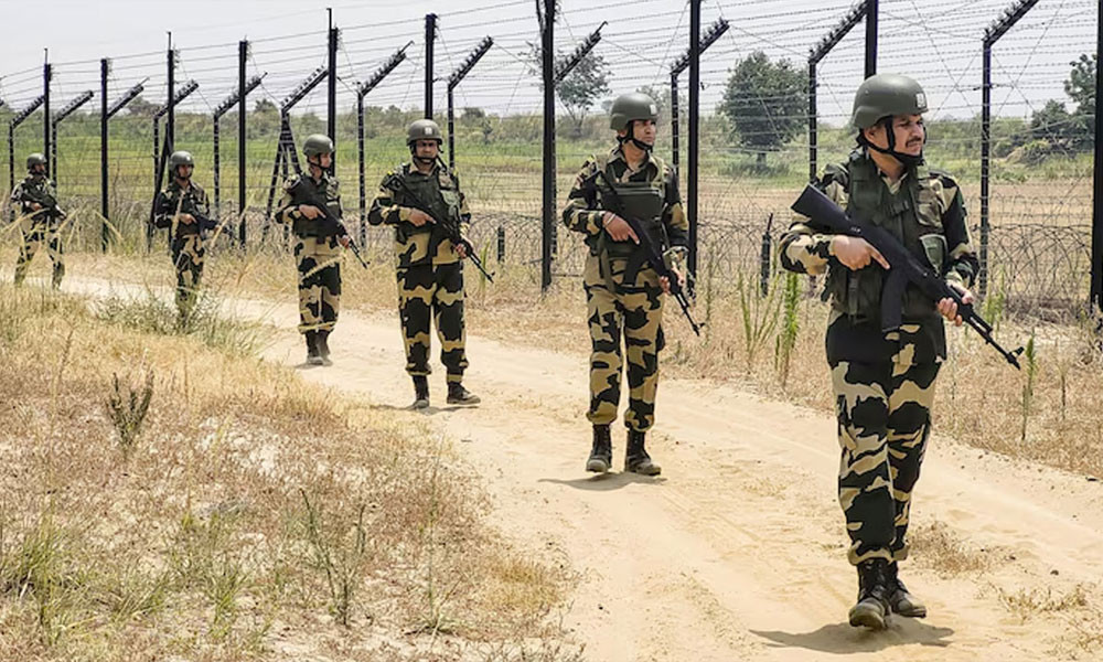 হিন্দুরা নয়, আগস্টের পর ভারতে বেশি গেছেন মুসলিমরা