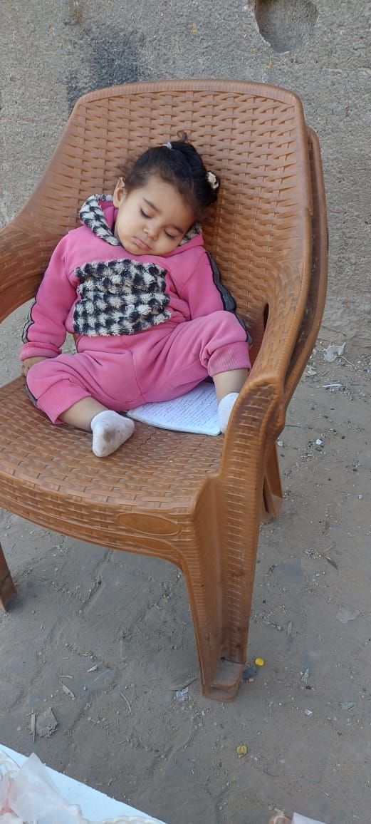 My daughter needs winter clothes. 
Please help my daughter
fundahope.com/en/campaigns/h…