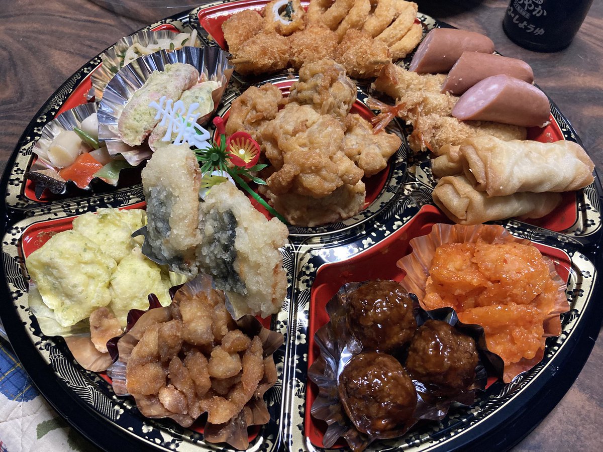 pxhpw's tweet photo. 実家に行き美味いもん食いながら飲む😁🍻刺身もいいが、母特製の雑煮と吸い物が絶品やった😍 https://t.co/aDE6WjBV93