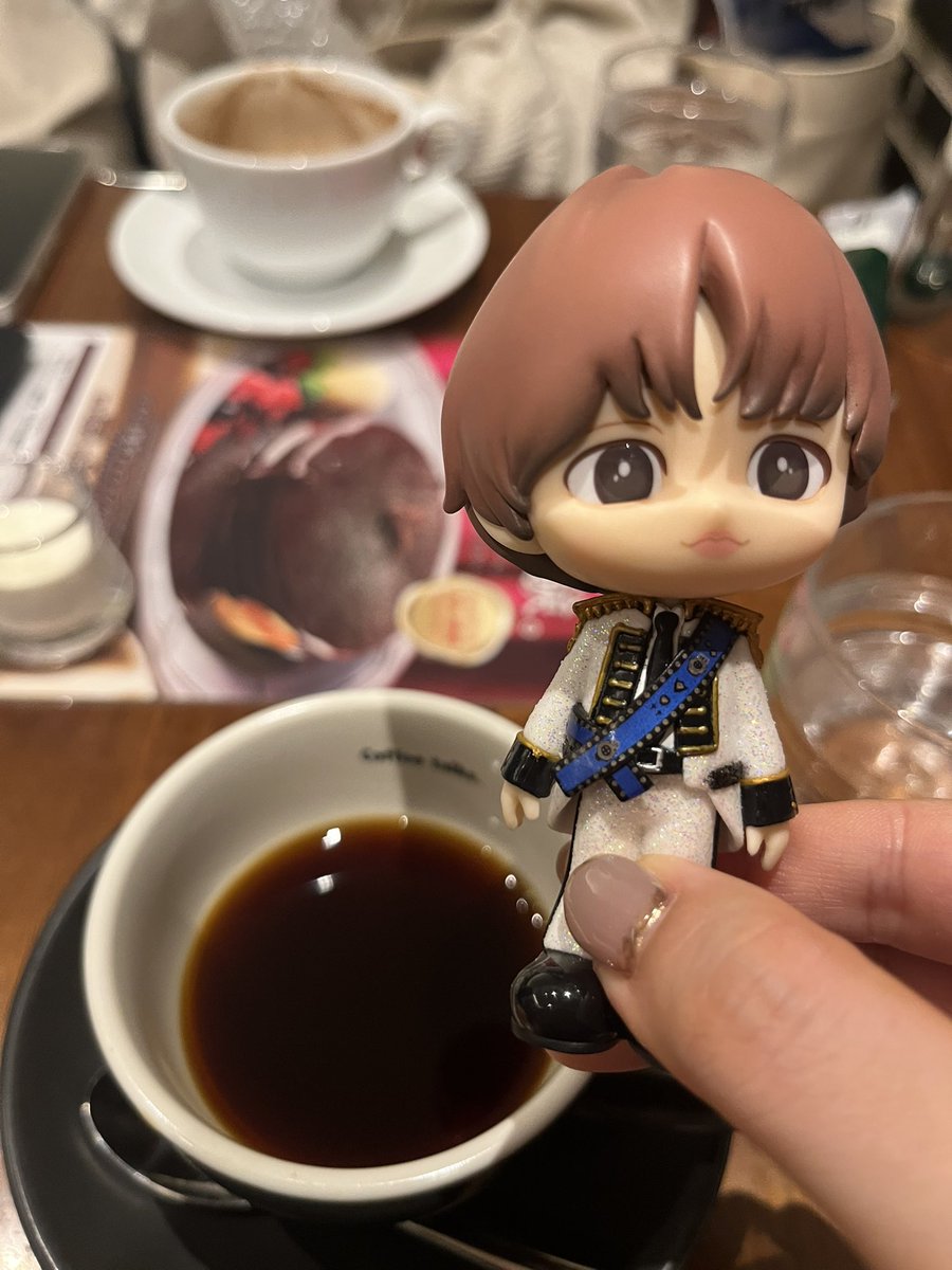 shokiboimoto's tweet photo. いの担にフィギュア見せてもらった、
今年はもうちょい浮上しようと思いました https://t.co/6EClxVn4pd