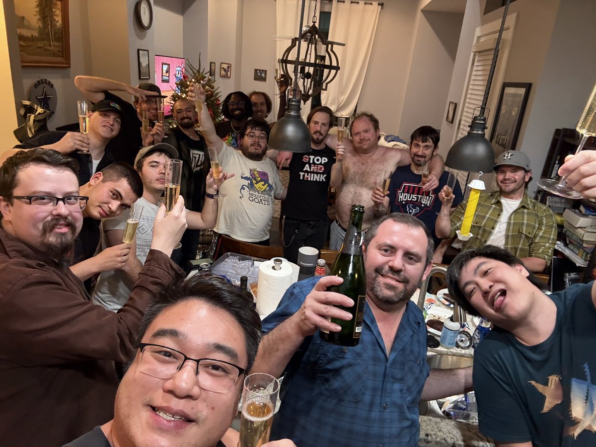 Pandavas π TFF (@pandavasfur) on Twitter photo Happy New Year everyone! <a href="/starkythecat/">Starky!</a> Happy New Year everyone! <a href="/starkythecat/">Starky!</a>