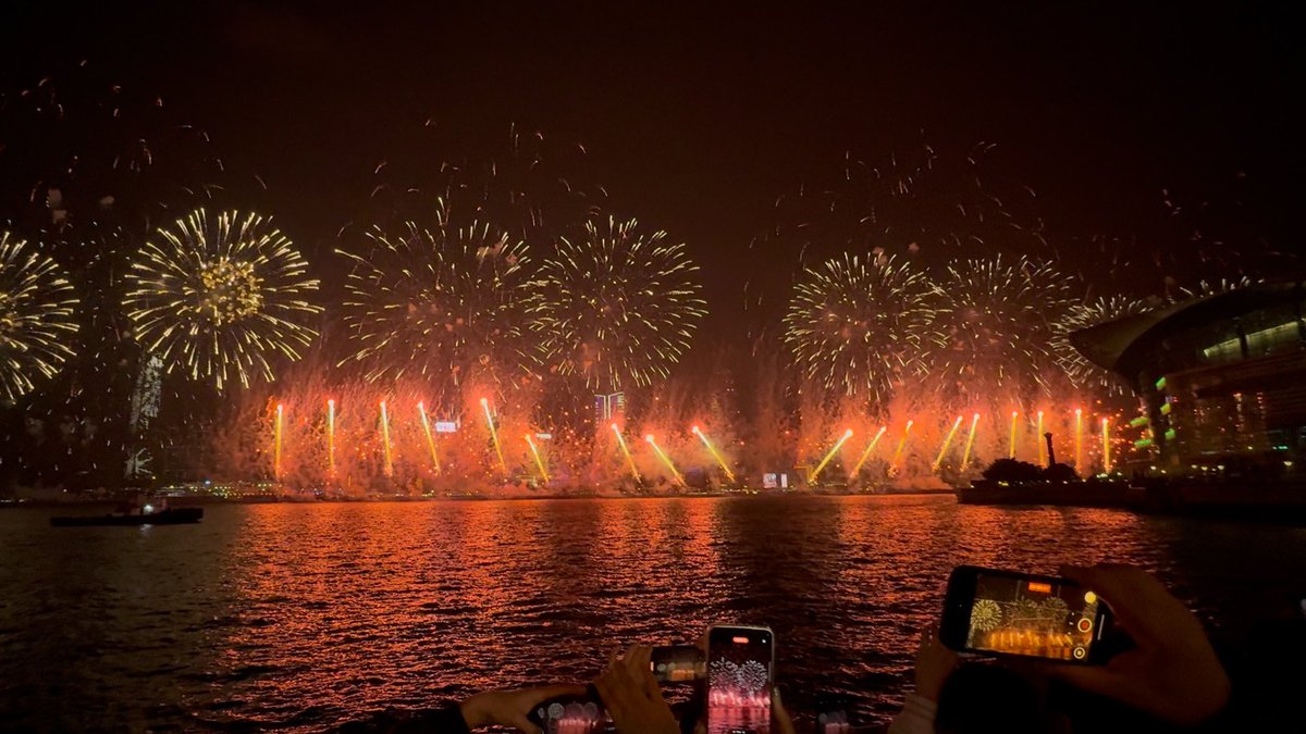 vincent0902xs's tweet photo. 新年快乐🎆 https://t.co/lsDq9PBE59