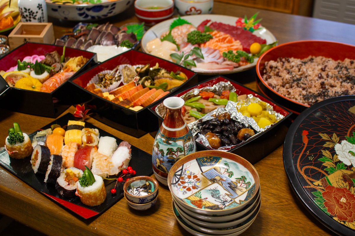 今年も初日の出見ておせち仕上げて食べてそろそろお昼寝の時間
今年もよろしくどーぞ！！！