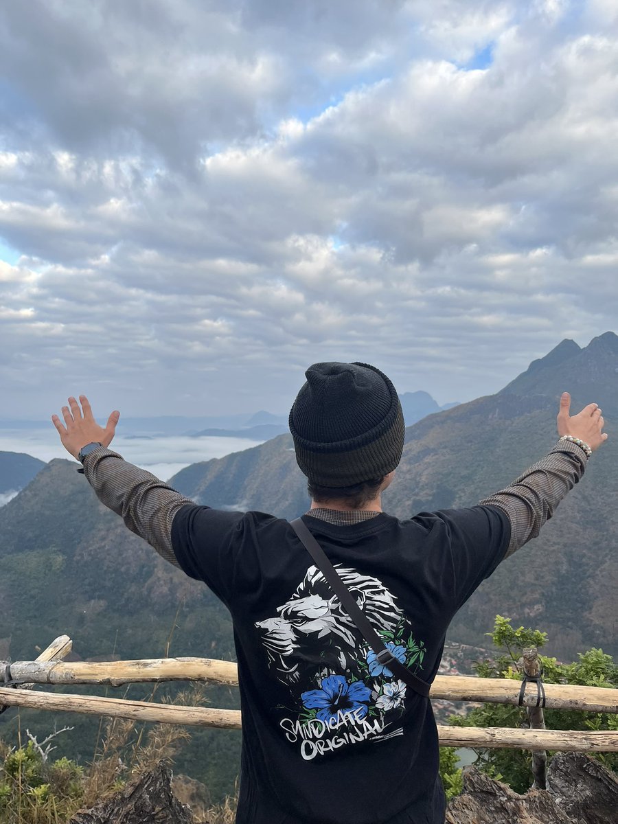 EvanNethercott's tweet photo. Happy New Year @Syndicate @SyndicateOG 
#justlookatthatview https://t.co/tcth1Vb2GF