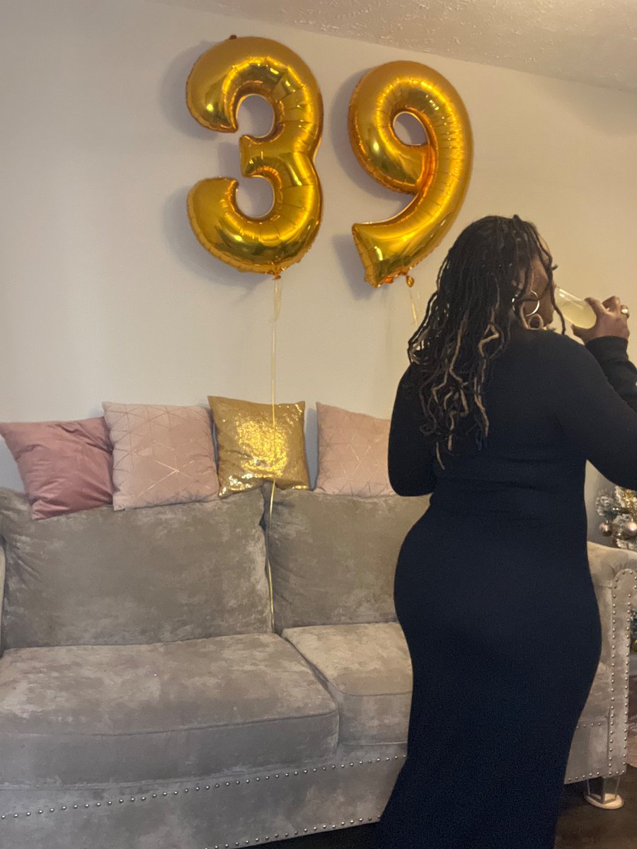 ShellOnDaTrack's tweet image. Year 39 🎂💕🥂