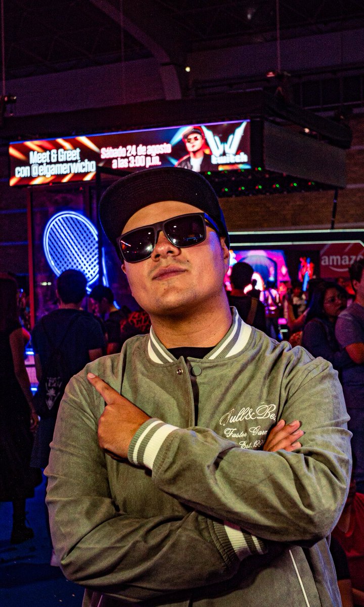 EG_wicho's tweet image. No importa cuando lean esto: Gracias por existir. En 2024 se cumplen 10 años de que inició mi historia en Internet. 

Sigo sin creer todo lo que hemos podido hacer gracias a Gears of War. Ustedes se han convertido en mi familia…🤝🏻 ❤️

Les comparto una reflexión larga, feliz año:…