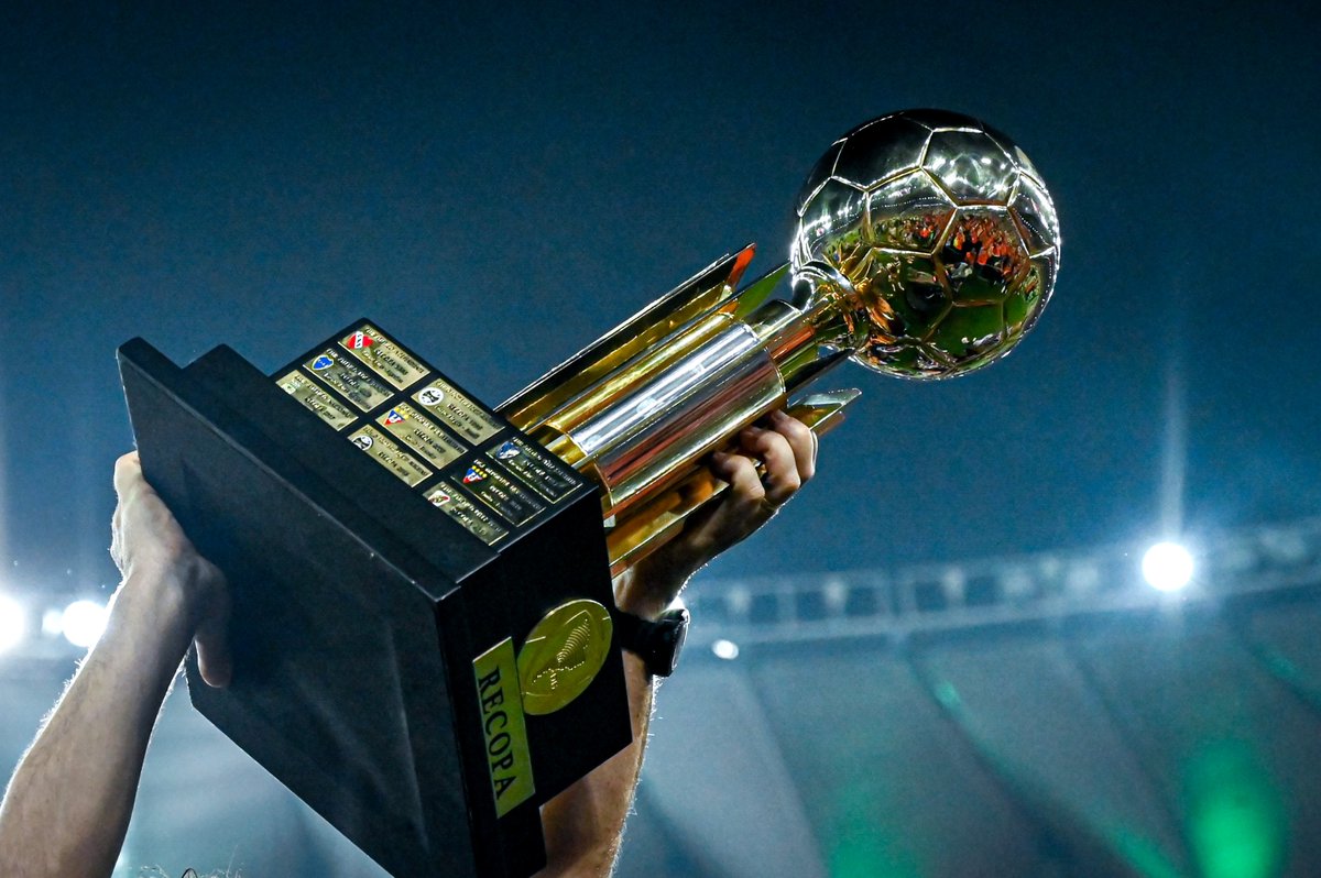 🍾🏆😍

🎆 CONMEBOL #Recopa 2⃣0⃣2⃣5⃣

🇦🇷🇧🇷 <a href="/RacingClub/">Racing Club</a> 🆚 <a href="/Botafogo/">Botafogo F.R.</a>