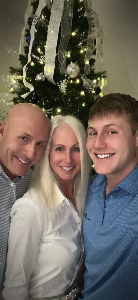 grayparker23's tweet image. Happy New Year!
Cheers to an abundance of recruiting activity! Jobs for everyone!
Please don't follow me if you are a BOT.