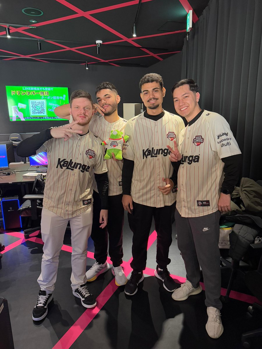 2024 foi um ano repleto de conquistas: Parceria com a twitch, entrei na org incrível <a href="/REDCanids/">RED Canids Kalunga</a>, onde fui campeão LATAM de Paravox junto com meu time, e fomos para o mundial no Japão. Fora as incríveis pessoas que conheci nas minhas lives e fora dela!!! Muito obrigado a todos ❤️.