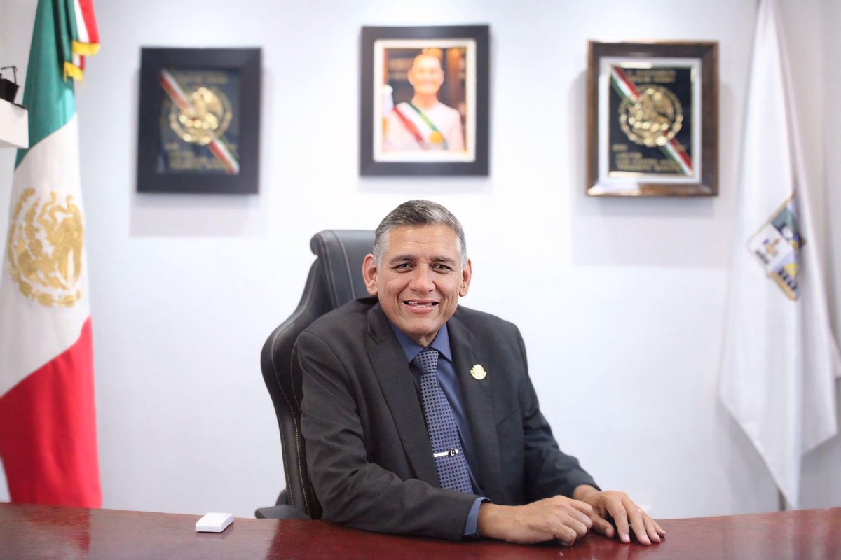 Estimados empalmenses,

Gracias por su confianza. En 2024 avanzamos juntos; en 2025 seguiremos construyendo un Empalme próspero y lleno de oportunidades.

Les deseamos salud, paz y felicidad. ¡Sigamos construyendo el futuro de Empalme!