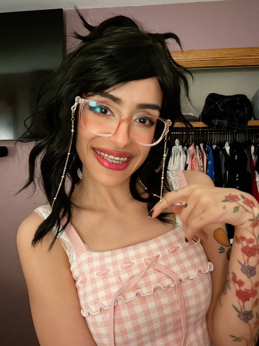 SherrySnax tweet media