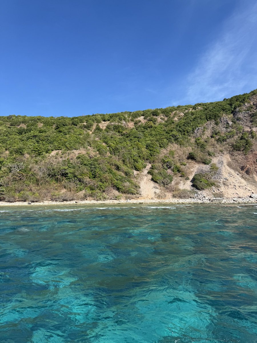 8年前

さらには12年前に来た時には日本人なんて1人も見なかったのに

今回はとにかく会う会う

ブスアンガ島もだんだんメジャーなリゾートになってきたのか