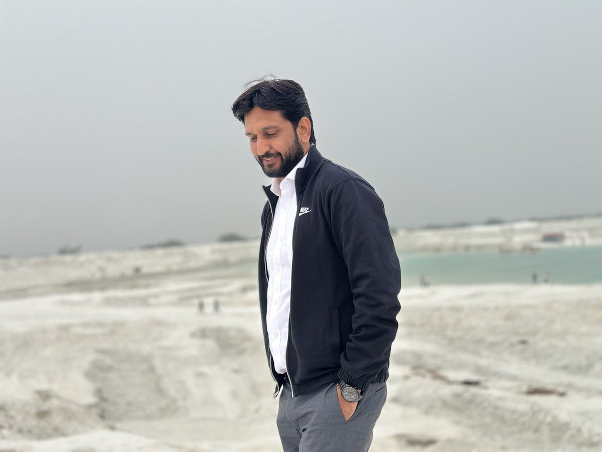 Dheer singh Dhabhai (@dheersdhabhai) on Twitter photo 2025 Day 1/365
рд╕рднреА рдХреЛ рд╕рдлрд▓рддрд╛, рдЖрдирдВрдж рдФрд░ рдЕрдирдВрдд рдЕрд╡рд╕рд░реЛрдВ рд╕реЗ рднрд░реЗ рдПрдХ рд╡рд░реНрд╖ рдХреА рд╢реБрднрдХрд╛рдордирд╛рдПрдВ рджреЗрддрд╛ рд╣реВрдБ!...рдЖрдЧреЗ рдЬреЛ рдЖрдиреЗ рд╡рд╛рд▓рд╛ рд╣реИ, рдЙрд╕рдХреЗ рд▓рд┐рдП рддрддреНрдкрд░ рд░рд╣реЛред рдкреБрд░рд╛рдиреЗ рдХреЛ рдордд рдкрдХрдбрд╝реЛ... рдХреБрдЫ рдРрд╕рд╛ рдХрд░реЛ рдЬреЛ рдЖрдкрдХреЛ рд╕реБрдХреВрди рджреЗ .. рдКрд░реНрдЬрд╛ рд╕реЗ рднрд░ рджреЗ ,рдЕрдкрдиреЗ рджрд┐рдиреЛрдВ рдореЗрдВ рдЬреАрд╡рди рдХреЛ рдЬреЛрдбрд╝ рджреЗ рдирд╛ рдХрд┐ рдЬреАрд╡рди рдореЗрдВ рджрд┐рди рдЬреЛрдбрд╝реЗ"
#2025Ready 2025 Day 1/365
рд╕рднреА рдХреЛ рд╕рдлрд▓рддрд╛, рдЖрдирдВрдж рдФрд░ рдЕрдирдВрдд рдЕрд╡рд╕рд░реЛрдВ рд╕реЗ рднрд░реЗ рдПрдХ рд╡рд░реНрд╖ рдХреА рд╢реБрднрдХрд╛рдордирд╛рдПрдВ рджреЗрддрд╛ рд╣реВрдБ!...рдЖрдЧреЗ рдЬреЛ рдЖрдиреЗ рд╡рд╛рд▓рд╛ рд╣реИ, рдЙрд╕рдХреЗ рд▓рд┐рдП рддрддреНрдкрд░ рд░рд╣реЛред рдкреБрд░рд╛рдиреЗ рдХреЛ рдордд рдкрдХрдбрд╝реЛ... рдХреБрдЫ рдРрд╕рд╛ рдХрд░реЛ рдЬреЛ рдЖрдкрдХреЛ рд╕реБрдХреВрди рджреЗ .. рдКрд░реНрдЬрд╛ рд╕реЗ рднрд░ рджреЗ ,рдЕрдкрдиреЗ рджрд┐рдиреЛрдВ рдореЗрдВ рдЬреАрд╡рди рдХреЛ рдЬреЛрдбрд╝ рджреЗ рдирд╛ рдХрд┐ рдЬреАрд╡рди рдореЗрдВ рджрд┐рди рдЬреЛрдбрд╝реЗ"
#2025Ready
