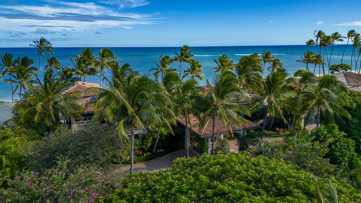 HawaiiLife's tweet photo. Hale Hanohano estate on Honolulu’s most coveted shoreline, listed by Derek Kamm R(B) with Coldwell Banker Island Properties and Hawaii Life’s Noel Pietsch Shaw, R(S).
https://t.co/mE6dd6kHUB
Tap the link for more details.
#HawaiiLife #CBIP #HawaiiLuxury #ForbesGlobalProperties https://t.co/g5TAxhNw50