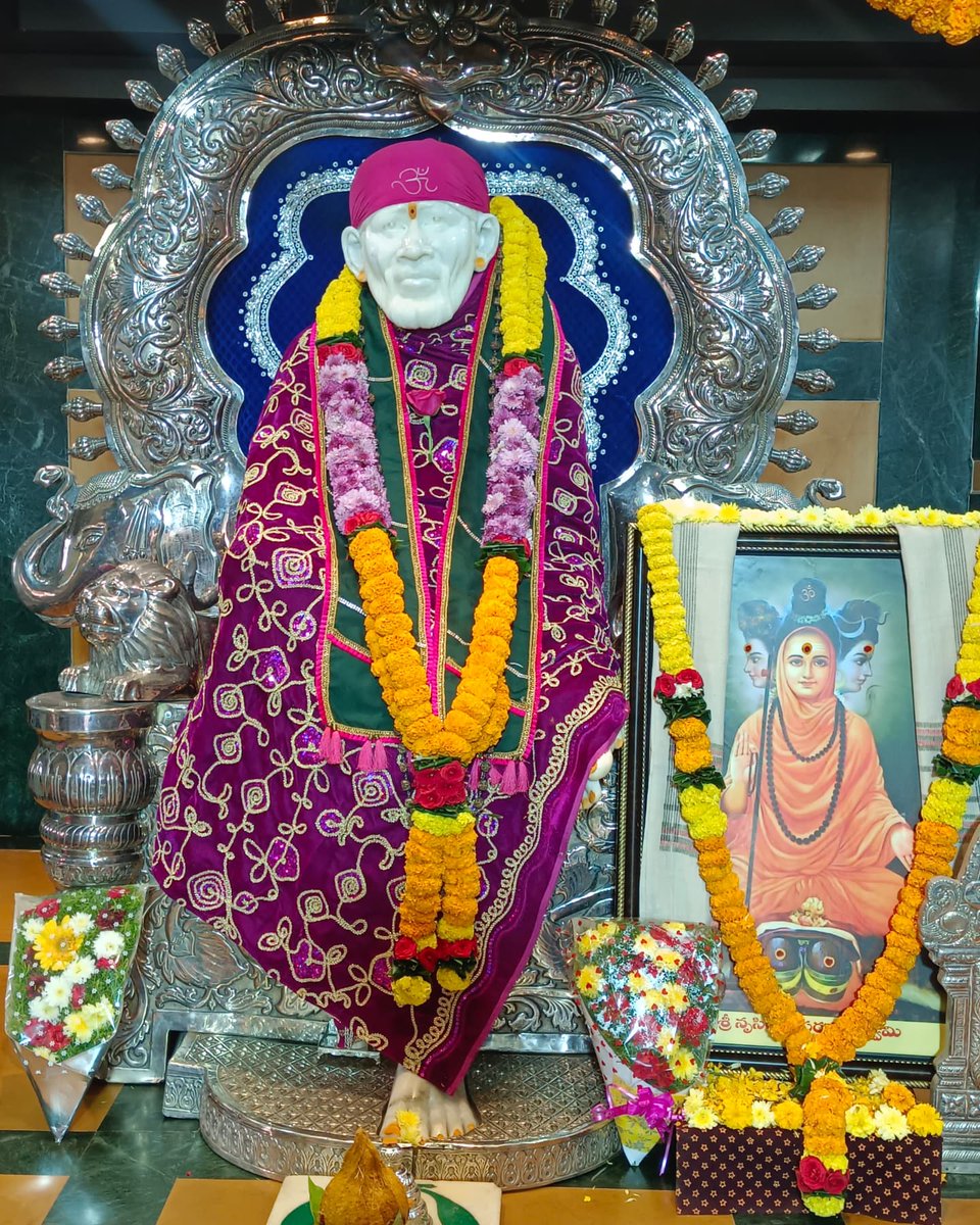 shirdisaiksb's tweet photo. తేది:1.1.2025 హ్యాపీ న్యూ ఇయర్
ఈరోజు బాబావారి నిత్య పూజ దర్శినం...
Today Baba Darshan...
Temple official Facebook Page Follow us on Sri Shirdi SaiBaba Sri #Babadarshan #OmSaiNath #shirdisai #omsairam #sairam #saibaba #shirdisaibabatemple #25years #50yearsofhiphop https://t.co/TYEYU8MzhR