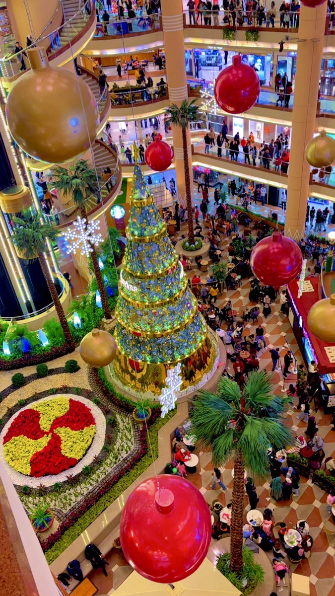halimo_oo's tweet photo. Welcome 2️⃣0️⃣2️⃣5️⃣🎄 https://t.co/1Hkk3YjWnI
