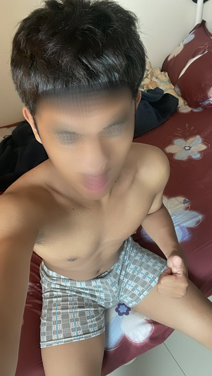 yourboykiel's tweet photo. lets take a bath? 😅 HNY! https://t.co/Pjcye3M1SE