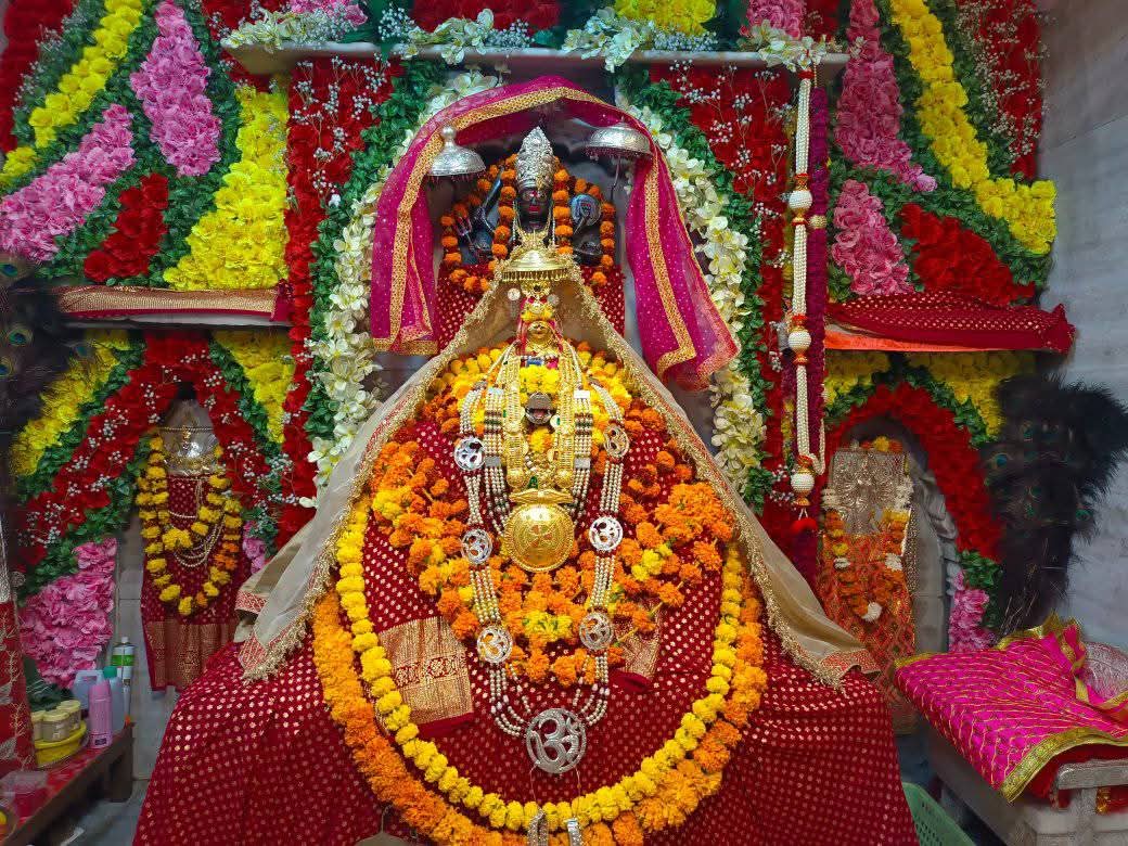 deepsharma57's tweet photo. नववर्ष 2025 की आप को और आप के परिवार जनों को हार्दिक शुभकामनाएं। माँ सुकराला का आशीर्वाद आप सभी पर बना रहे।
जय माता दी https://t.co/hm517eAFac