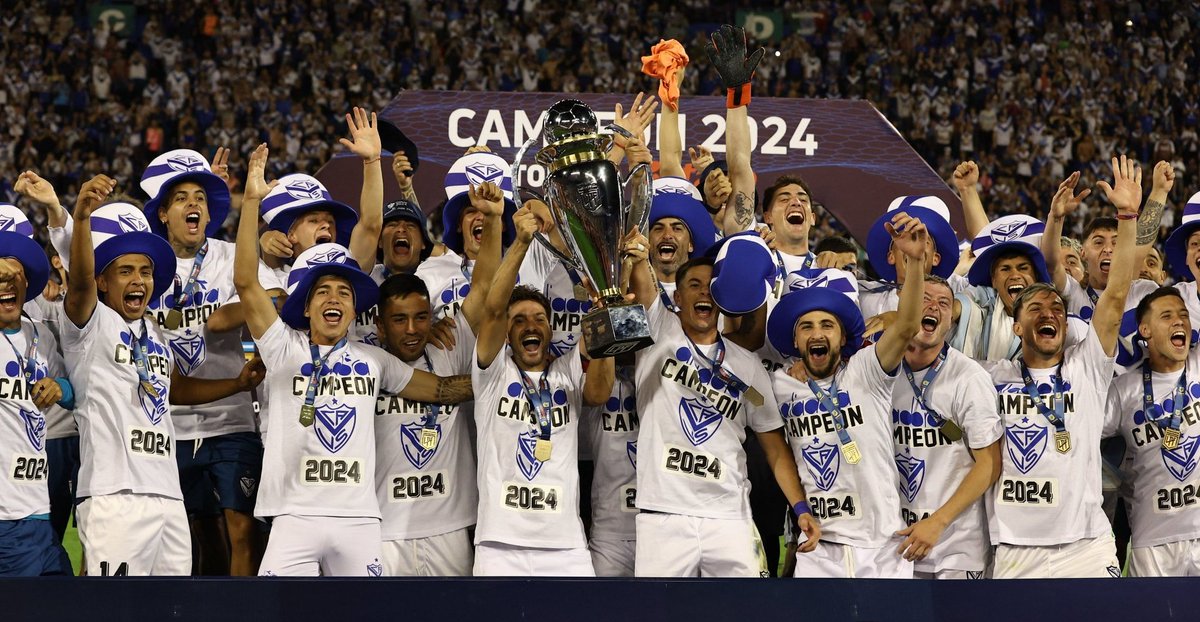 sabadovelezok's tweet photo. ⭐️🎂 ¡Felices 115 años, Vélez Sarsfield!

Un amor para toda la vida... 💙♾️ https://t.co/pNrh3qHsiy