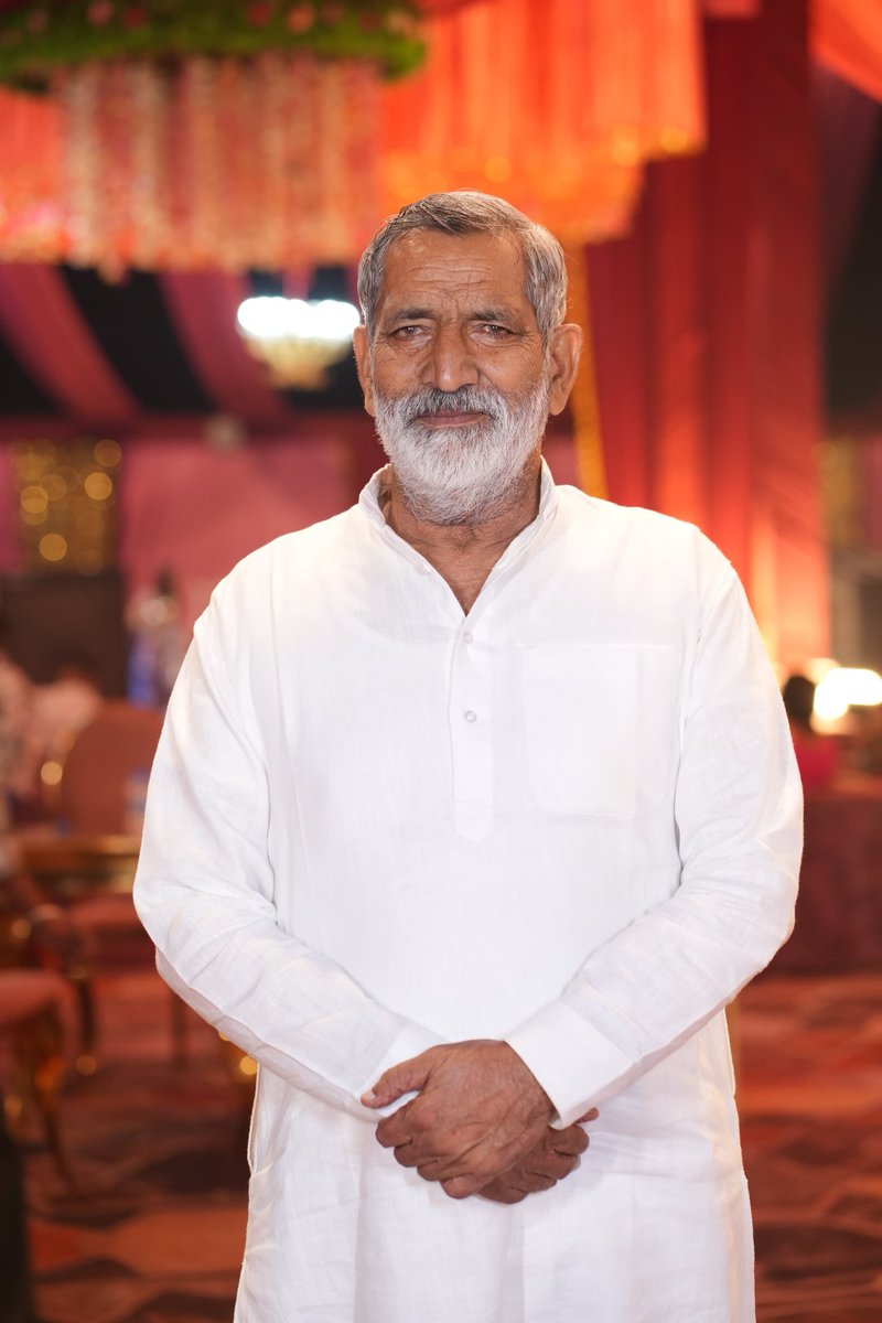 prof_rambhagat's tweet photo. आप सभी को नये साल की हार्दिक शुभकामनाएं।
नया साल आपके और आपके परिवार के लिये शुभ हो। 
इस अवसर पर मैं आपके अच्छे स्वास्थ्य, जीवन में शांति, खुशहाली और समृद्धि की कामना करता हूँ! 
#HappyNewYear2025
#HappyNewYear
🙏🏼🙏🏼🙏🏼🙏🏼
#नववर्ष_2025 https://t.co/E7lwjH3ugu