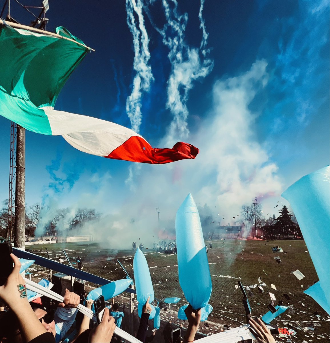 FELIZ AÑO Y FELICES 4 MESES PARA PARA TODO EL PUEBLO LANUDO 🇸🇲